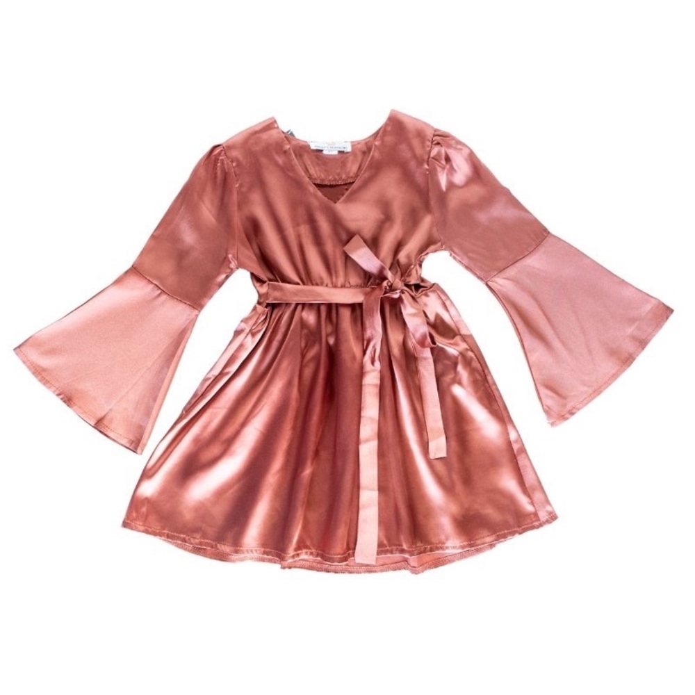 NWOT, took the tags off to wash it then never got worn.